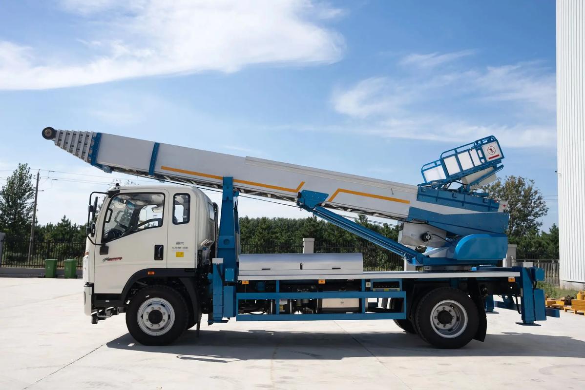 曲周县云梯上料车租赁费用